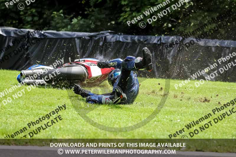 cadwell no limits trackday;cadwell park;cadwell park photographs;cadwell trackday photographs;enduro digital images;event digital images;eventdigitalimages;no limits trackdays;peter wileman photography;racing digital images;trackday digital images;trackday photos